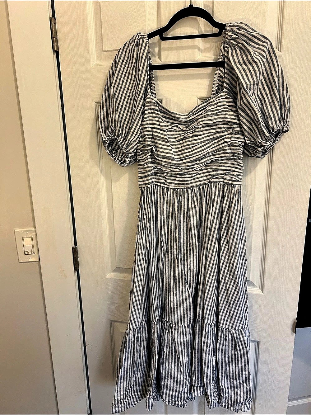 Abercrombie Medium Striped Puff Sleeve Midi Dress Size Medium Like New